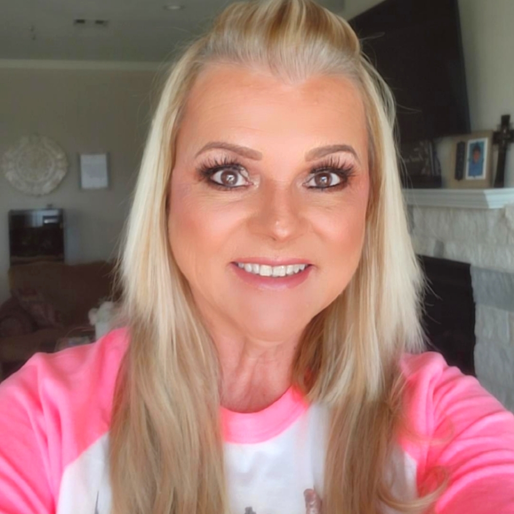 Hiara Invisible Seamless Blonde Wavy Hair Extensions for a Natural Look